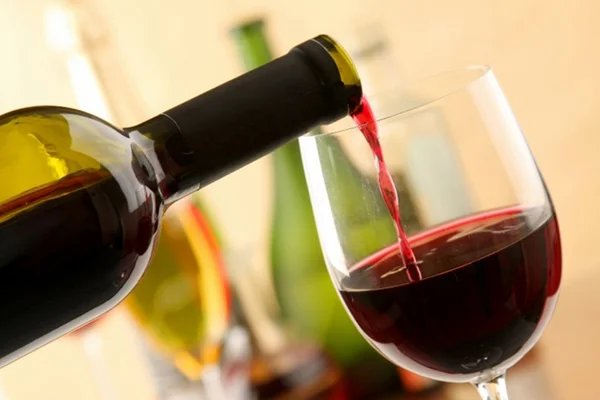 Vinícola permite a qualquer pessoa o luxo de criar o próprio vinho