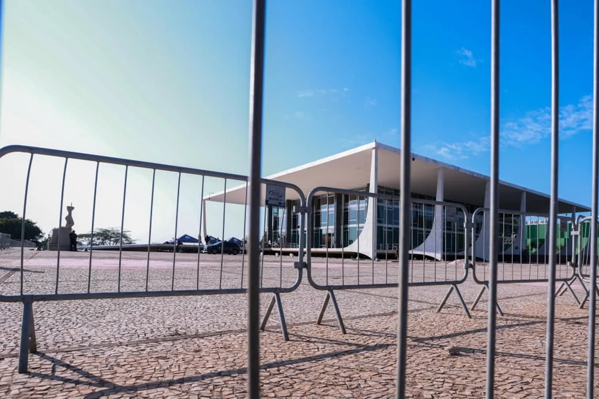 Na noite anterior à sessão, a região do Supremo Tribunal Federal já contava com reforço na segurança