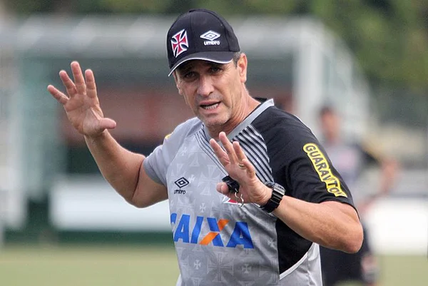 Após voltar à Série A, Vasco dispensa técnico Jorginho