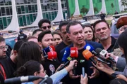 Cury faz ato no STf após cancelamento do debate da Globo Cury faz ato no STf após cancelamento do debate da Globo