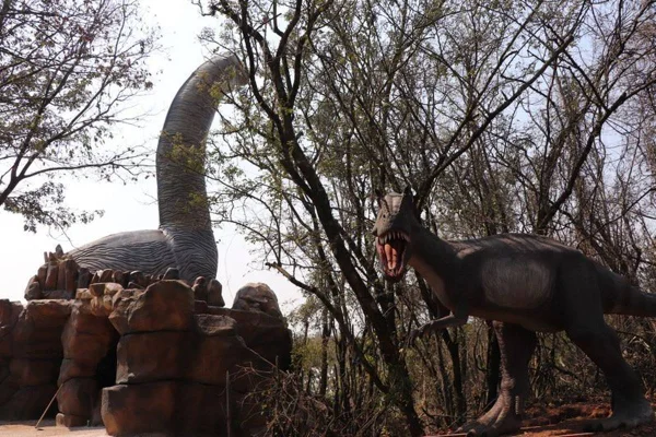Parque dos Dinossauros, em Salto, tem entrada gratuita - Metrópoles