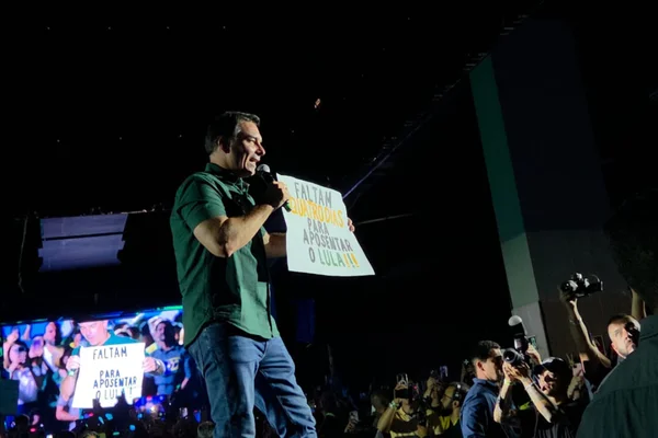 Imagem colorida do Flávio Bolsonaro - Metrópoles