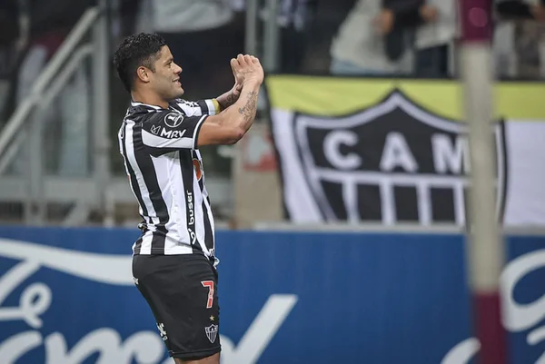 Raphael Veiga, Hulk e Gabigol se destacam, mas são esquecidos por Tite