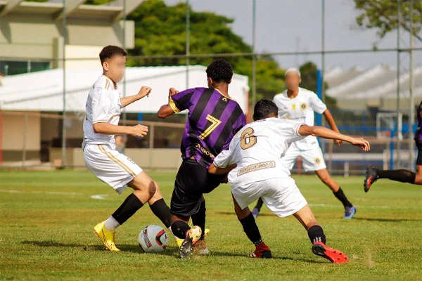 Confusão no futebol de base do DF: briga deixa atletas e pais feridos