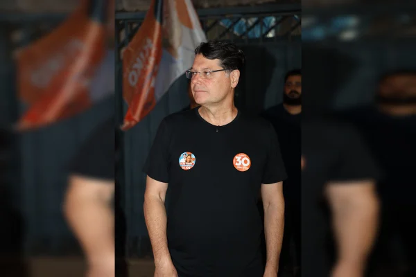Kiko Caputo promete ônibus com ar condicionado aos moradores da Estrutural