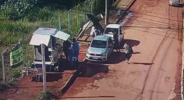 goias pedreiro ponto de ônibus desaba
