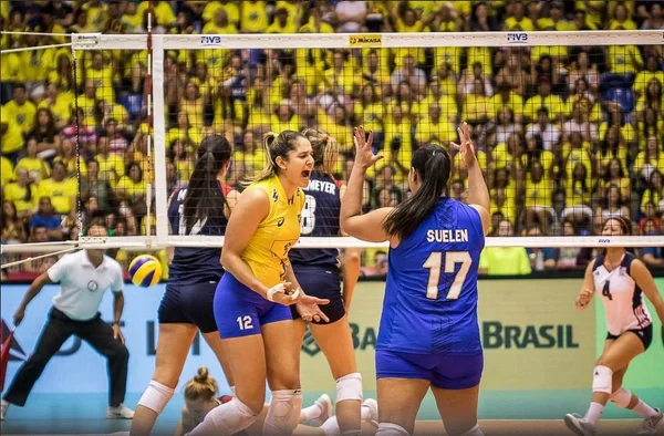 Brasil vence EUA por 3 a 1 e se garante na fase final do Grand Prix