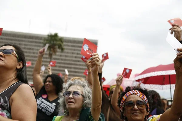 Professores fazem assembleia na quinta-feira (14/3) e não haverá aula