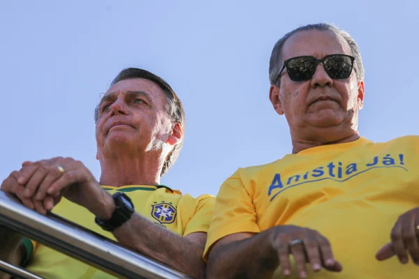 O ex-presidente, Jair Bolsonaro e Silas Malafaia participam do ato pró-anistia em Brasília - metrópoles