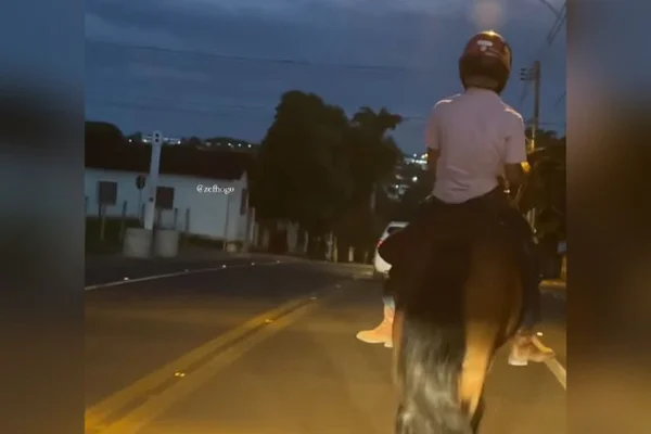 Jovem capacete cavalo goiás (3)