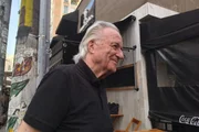 Maestro João Carlos Martins disse ter ficado triste com fechamento de bar na região. Ele foi flagrado pela reportagem do Metrópoles nos Jardins, em SP