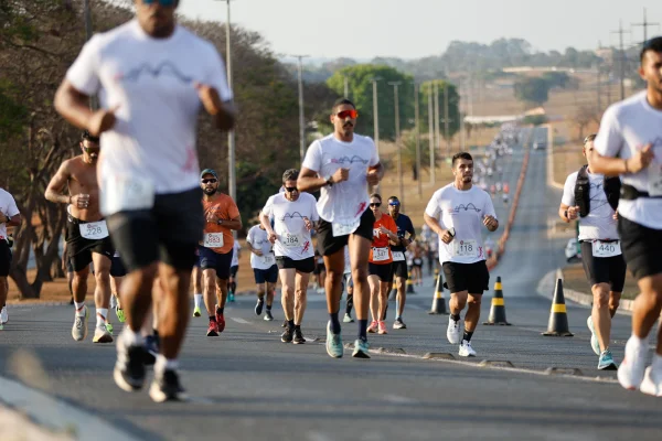 Corridas de rua causam alterações no trânsito do DF neste sábado