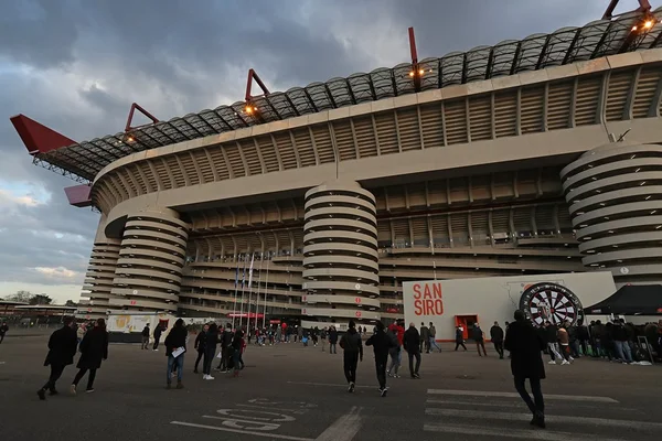 Rivais, Milan e Inter, apresentam projeto de estádio R$ 5 bilhões
