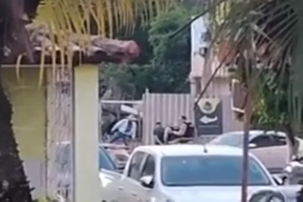 Jovem é preso suspeito de matar avô para vingar morte da mãe em MG