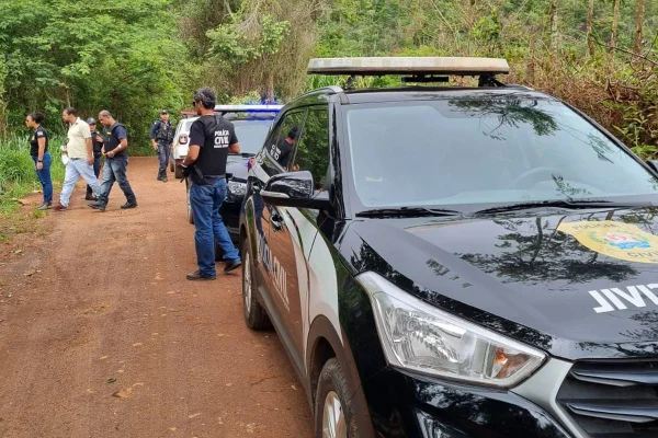 Imagem colorida de buscas em Mariana