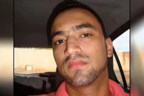 Motorista morre a tiros ao dar carona para amigo buscar drogas