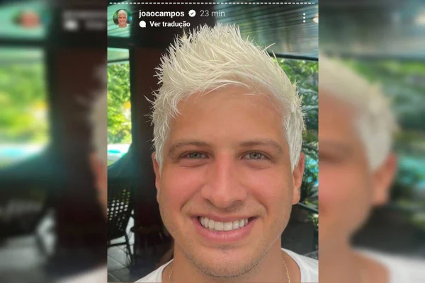 imagem colorida mostra joão campos, prefeito de recife, com cabelo descolorido - Metrópoles