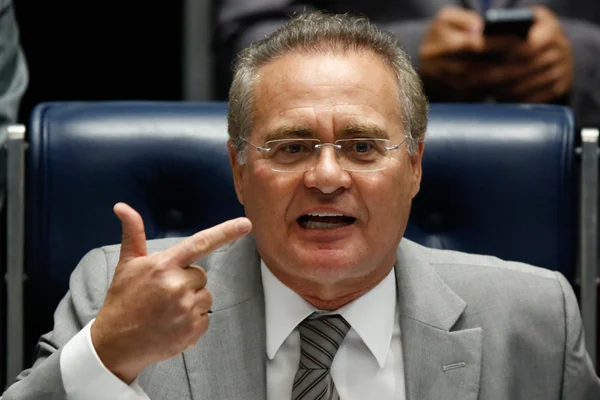 Renan critica reforma trabalhista, enquanto base tenta vitória
