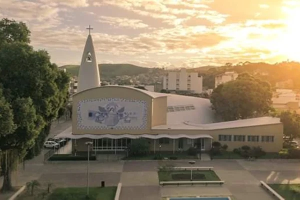MG: cidade da Zona da Mata abre concurso com salário de até R$ 6,1 mil