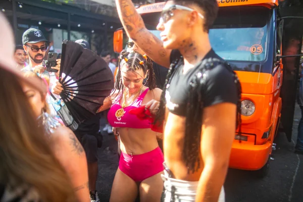 MC Pipokinha surpreende fãs durante Carnaval com perfil no FanFever