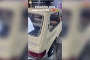 Postagem de prefeito dirigindo carro modelo Brasília repercutiu em Itaguaí (RJ) Postagem de prefeito dirigindo carro modelo Brasília repercutiu em Itaguaí (RJ)