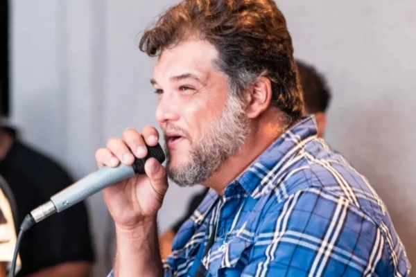 Cantor sertanejo morre aos 38 anos após sofrer infarto em casa - destaque galeria Cantor sertanejo morre aos 38 anos após sofrer infarto em casa - destaque galeria
