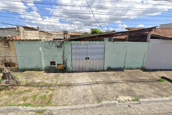 Imóvel onde funciona cinco empresas ligadas ao nome de Karine Santo