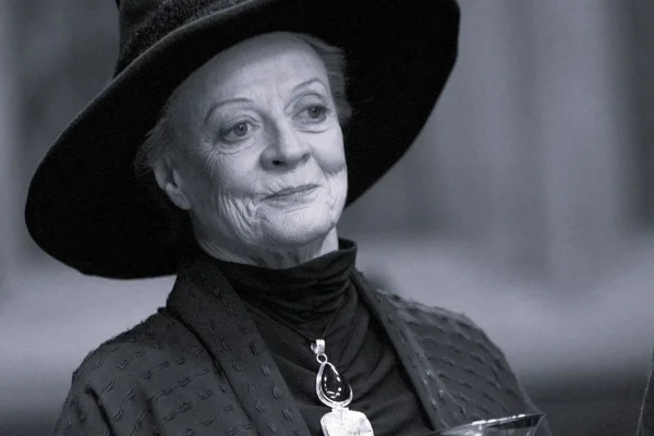 Foto em preto e branco de Maggie Smith - Metrópoles