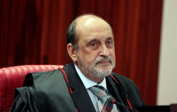 Advogados renunciam à defesa de Delcídio no Conselho de Ética do Senado