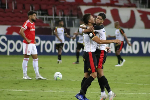 Sport vence o líder Internacional fora de casa e Flamengo agradece