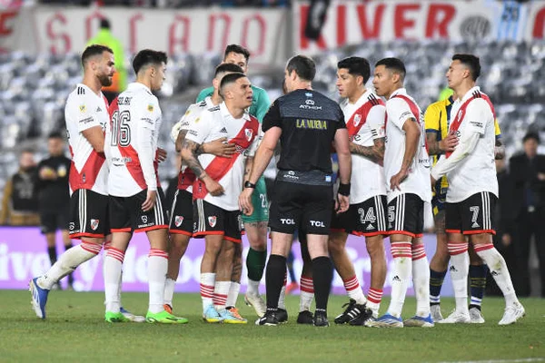 River e Boca dão um banho de público no Mengo e no Timão