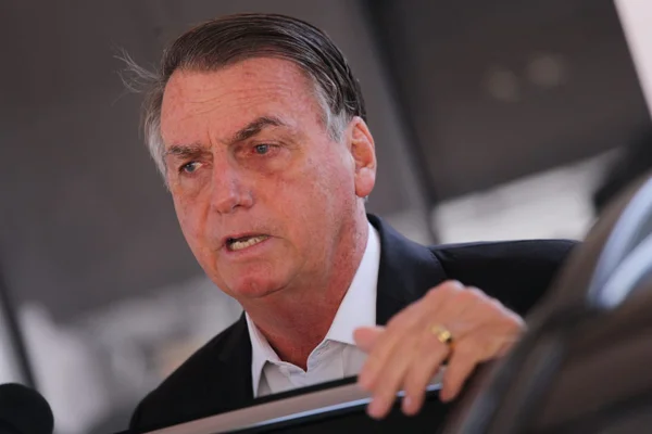 Vídeo: após operação da PF, Jair Bolsonaro vai para a sede do PL