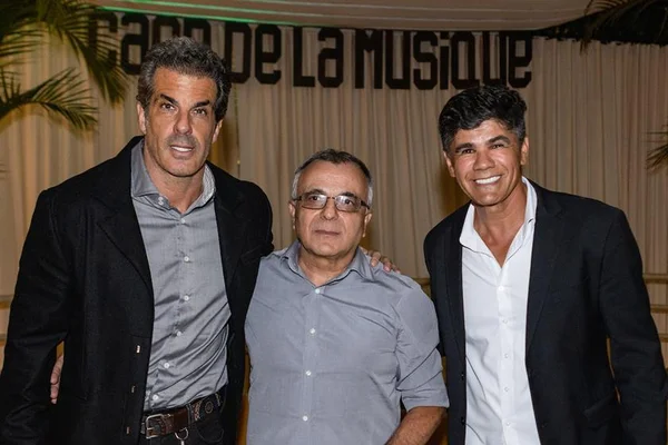 Cafe de La Musique abre aguardado club em noite para convidados