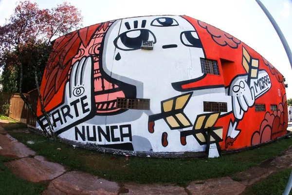 Grafiteiros lançam “Tinder” da arte de rua para unir casas e artistas