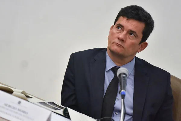“Brasil vive populismo com lampejos autoritários”, diz Moro em artigo