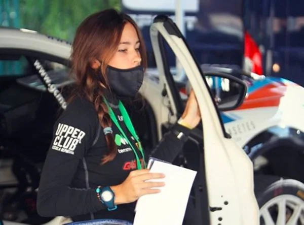 A co-piloto Laura Salvo