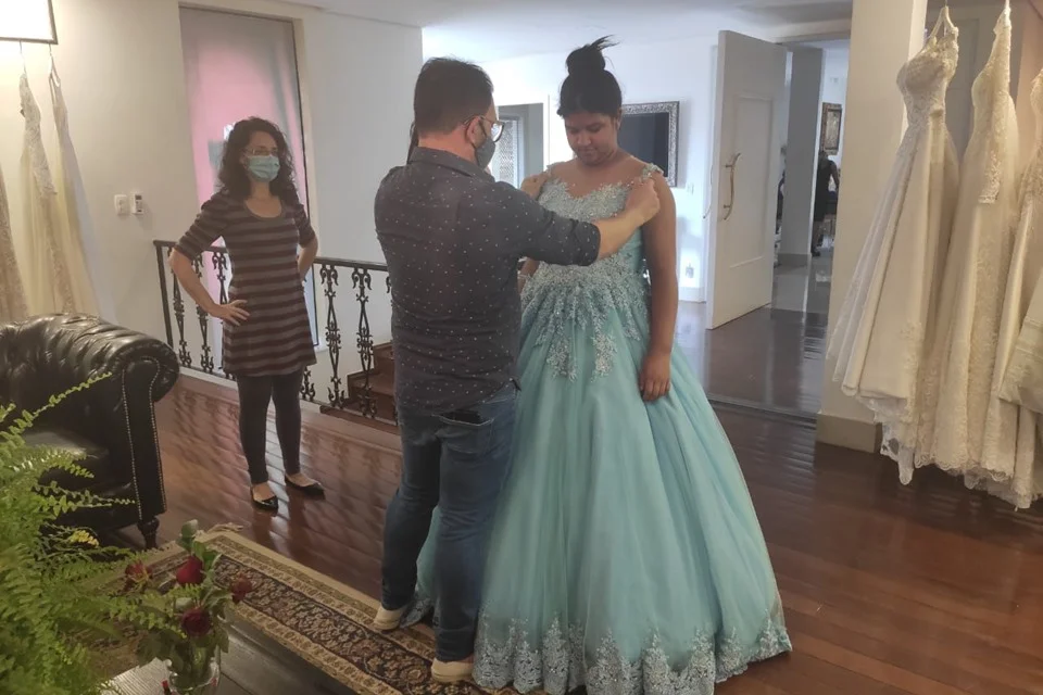 Vestido foi doado à debutante Vestido foi doado à debutante