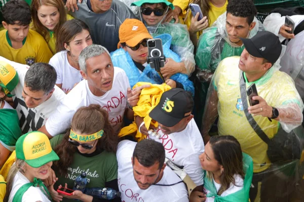 Deputado federal Gustavo Gayer (PL-GO) participou da manifestação
