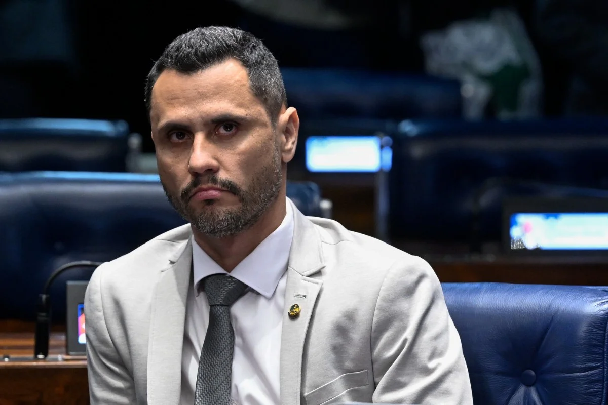 Cleitinho decepciona apoiadores: "Vai deixar Minas para a esquerda?"