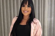 Perlla faz pose após fazer os cabelos Perlla faz pose após fazer os cabelos