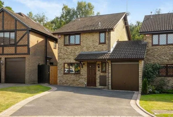 Casa do Harry Potter, em Londres, está à venda por quase R$ 2 milhões