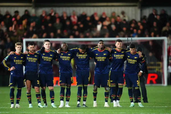Arsenal após a eliminação na Copa da Liga Inglesa