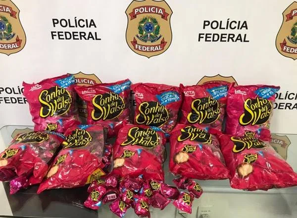 Cocaína escondida em bombons