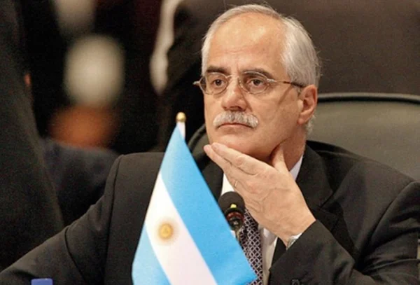 Mais de 30 deputados argentinos repudiam Milei por ataques a Lula