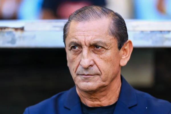 Agora no Corinthians, Ramón Díaz acusa o Vasco de falta de pagamento