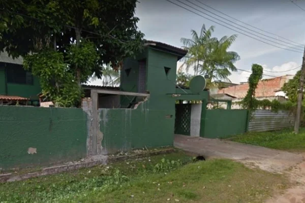 Policiais são presos após serem flagrados em motel durante expediente