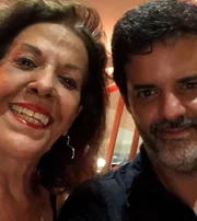 Jorge Pontual e a mãe, dona Tereza, posam juntos para o Instagram Jorge Pontual e a mãe, dona Tereza, posam juntos para o Instagram