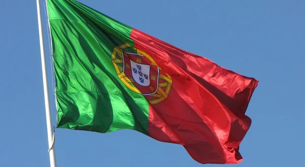 Por um olhar além dos clichês sobre a vida em Portugal