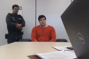 Suspeito de matar gari diz que foi constrangido por agentes Covarde