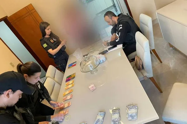 ex-gerente de banco é presa em goiás por desviar dinheiro de clientes